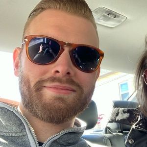 Meet your Posher, Aaron